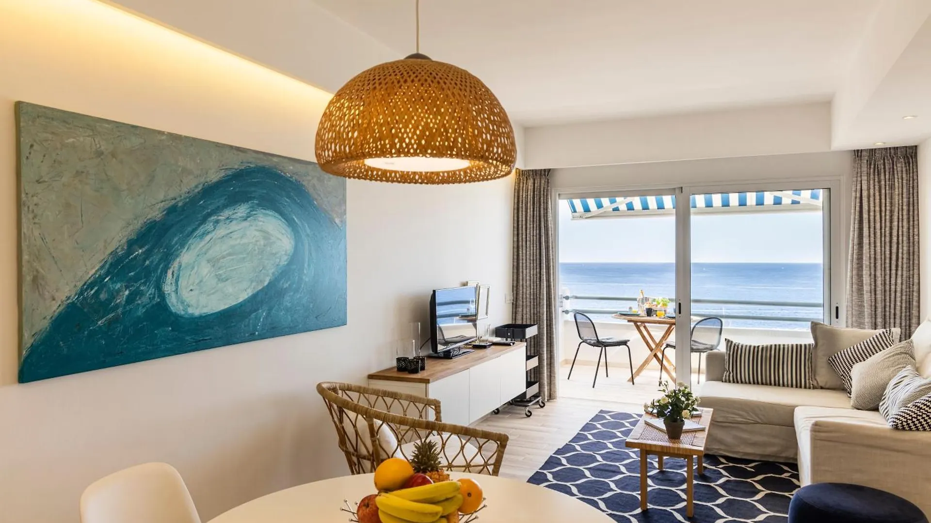 Stunning Sea View Apartment أذيخي